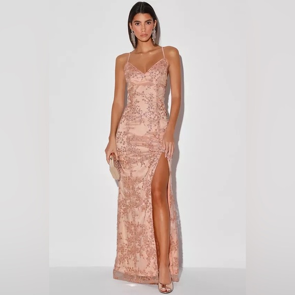 BNWOT beautiful dress, bought for a bridesmaid dress and never wore it - Picture 2 of 3